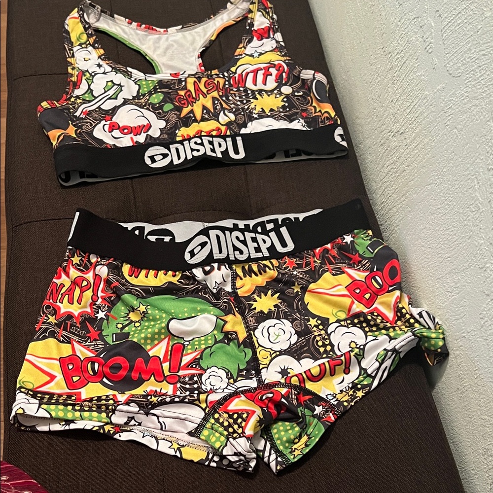 #*020**Colorful Comic Print Sports Bra and Shorts Set
